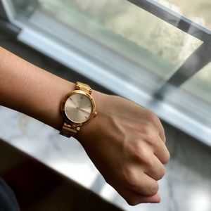 • Rose Gold TOUS Link Watch